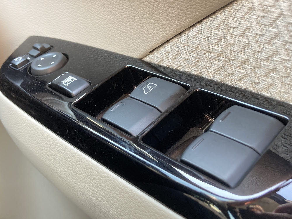 ニッサン　デイズ　X17枚目