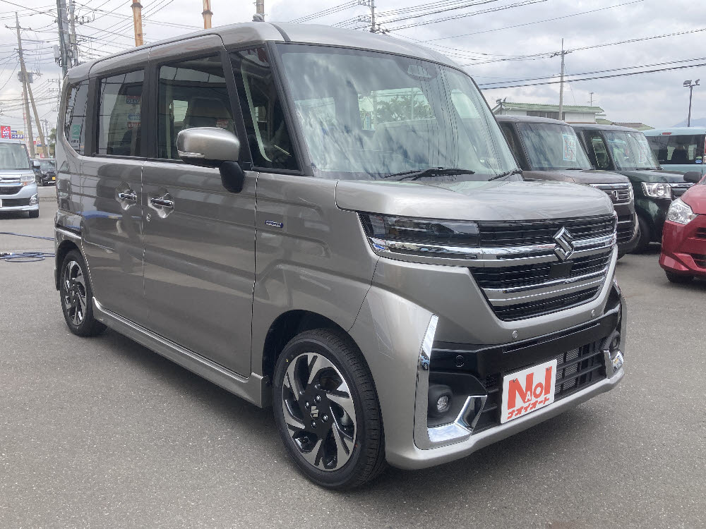 スズキ　スペーシアカスタム　HYBRID XS2枚目