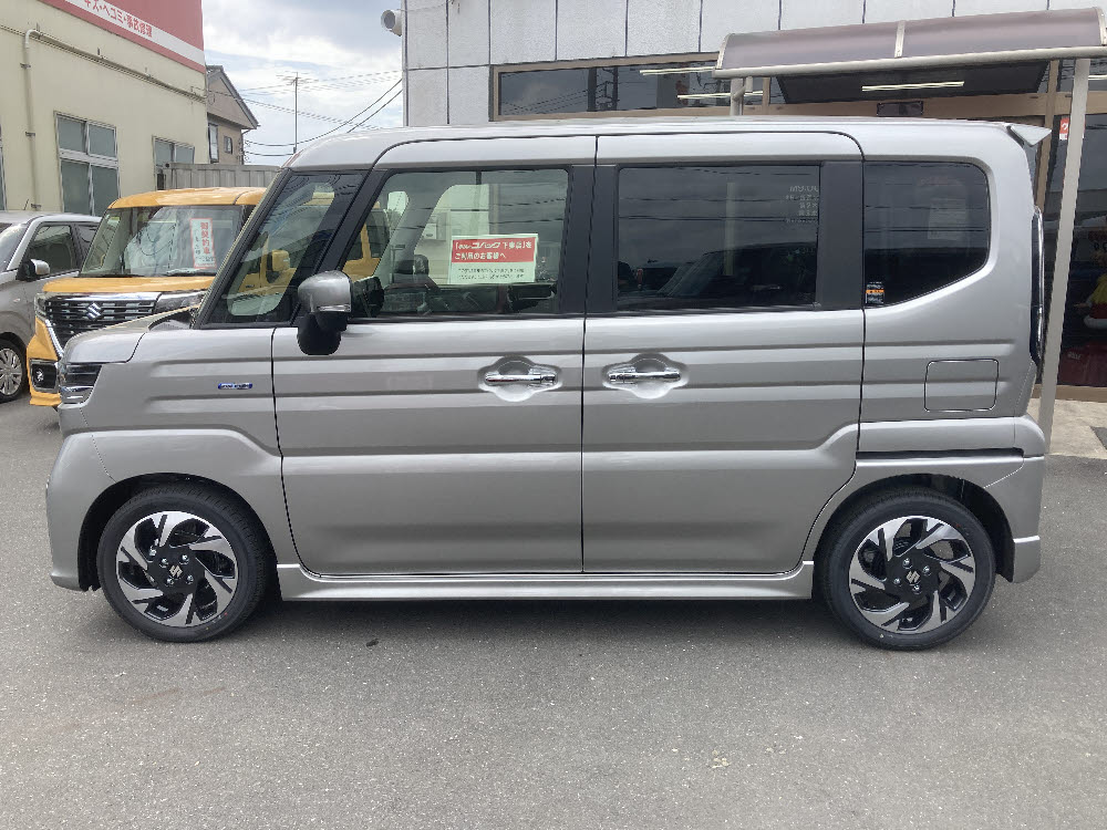 スズキ　スペーシアカスタム　HYBRID XS7枚目