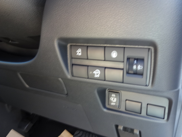 ニッサン　ルークス　ハイウェイスターX17枚目