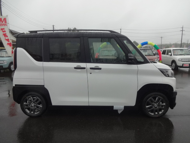 ミツビシ　デリカミニ　Gプレミアム ODレス3枚目