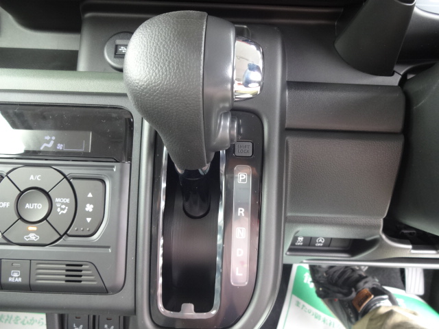 スズキ　スペーシアギア XZ 全方位ナビ17枚目