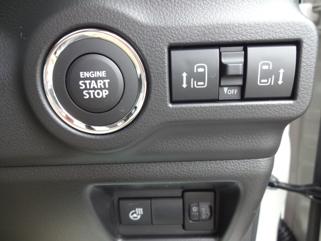 スズキ　スペーシアギア XZ 全方位ナビ18枚目