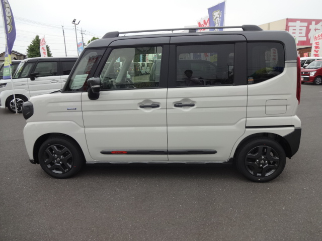 スズキ　スペーシアギア XZ 全方位ナビ7枚目