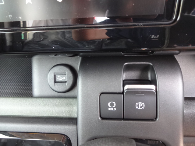 スズキ　スペーシアギア XZ 2WD 全方位ナビ11枚目