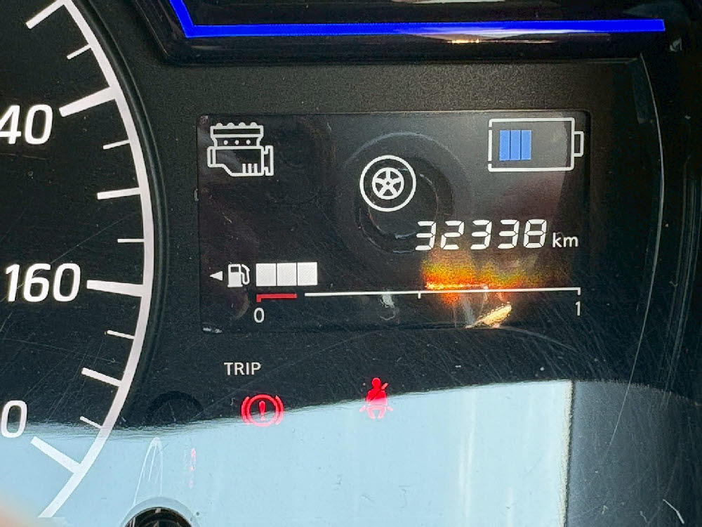 ニッサン　ノート　e-POWER NISMO  13枚目