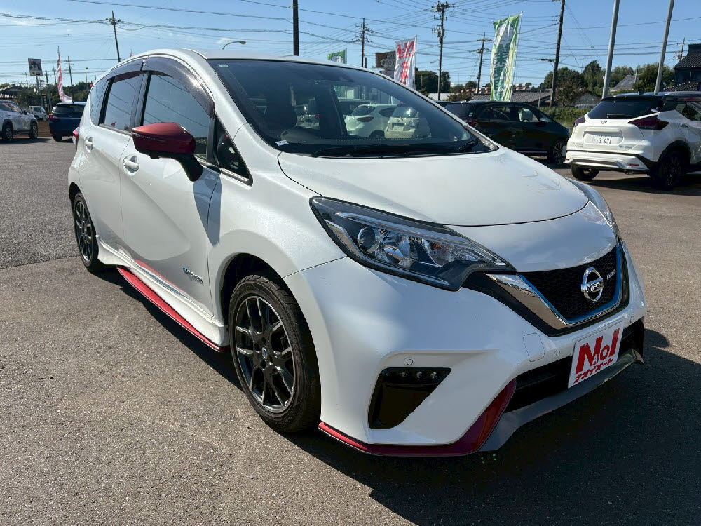 ニッサン　ノート　e-POWER NISMO  2枚目