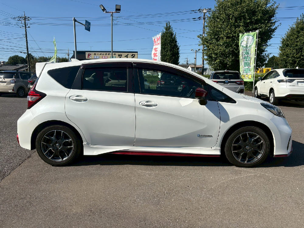 ニッサン　ノート　e-POWER NISMO  3枚目