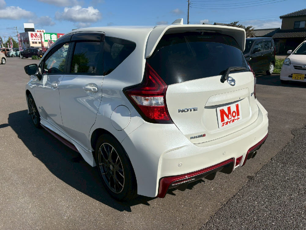 ニッサン　ノート　e-POWER NISMO  6枚目