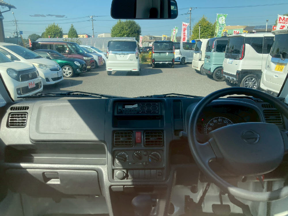 ニッサン　ＮＴ１００クリッパー DX 2WD AT10枚目