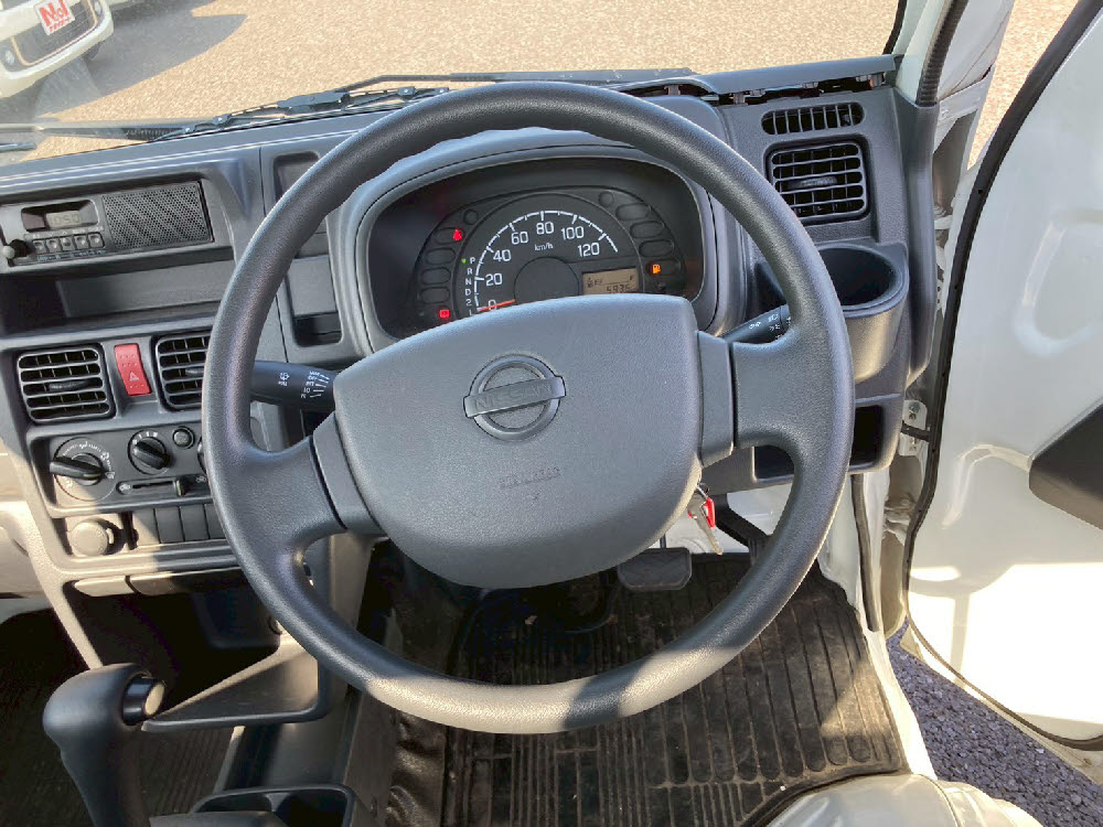ニッサン　ＮＴ１００クリッパー DX 2WD AT11枚目
