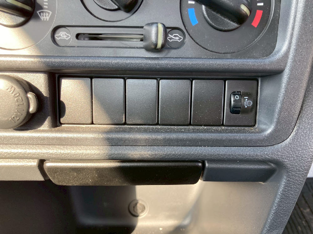 ニッサン　ＮＴ１００クリッパー DX 2WD AT16枚目