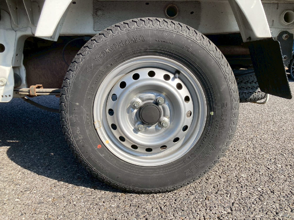 ニッサン　ＮＴ１００クリッパー DX 2WD AT8枚目