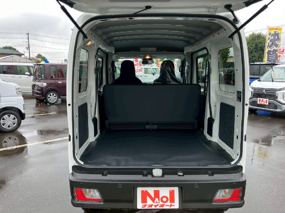 ダイハツ　ハイゼットカーゴ　デラックス ラジオ付9枚目