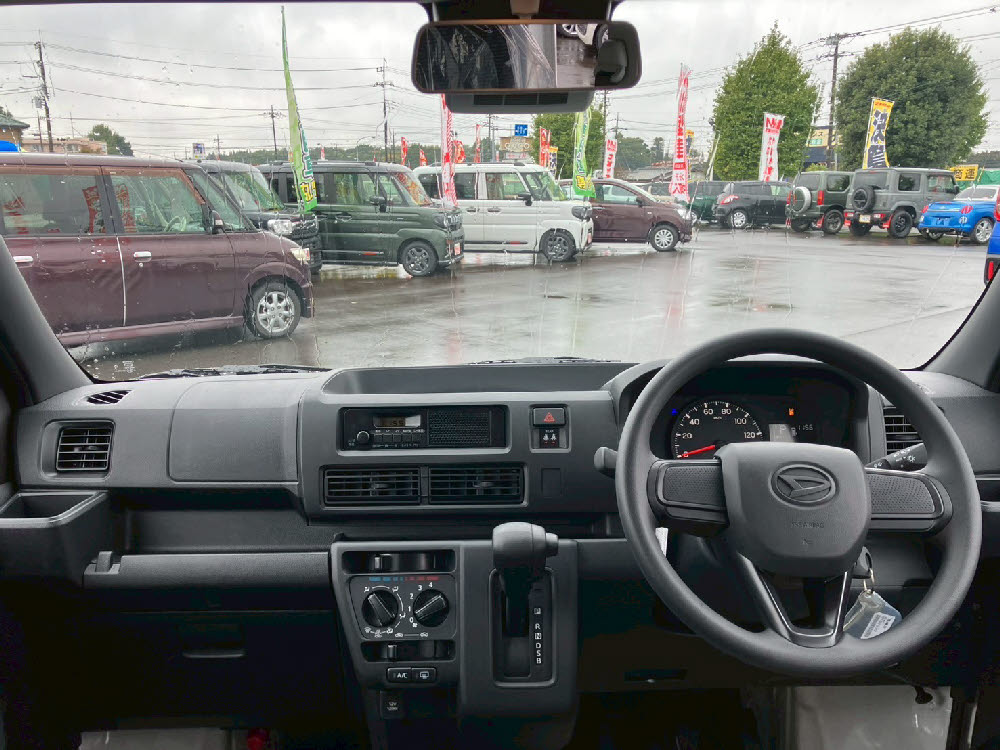 ダイハツ　ハイゼットカーゴ　デラックス ラジオ付10枚目