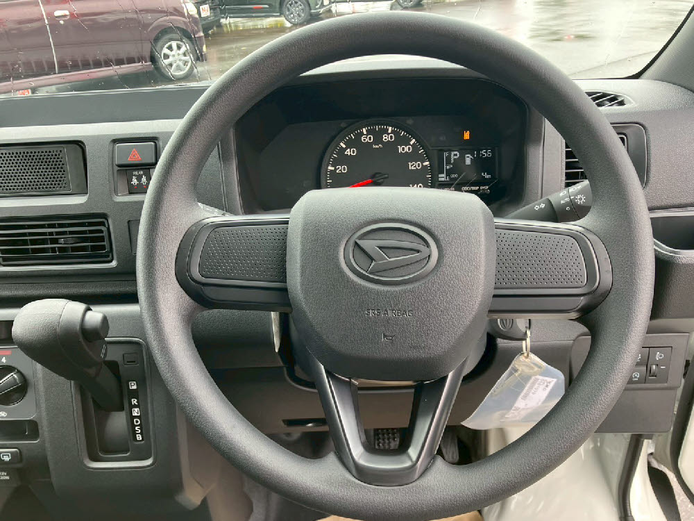 ダイハツ　ハイゼットカーゴ　デラックス ラジオ付11枚目