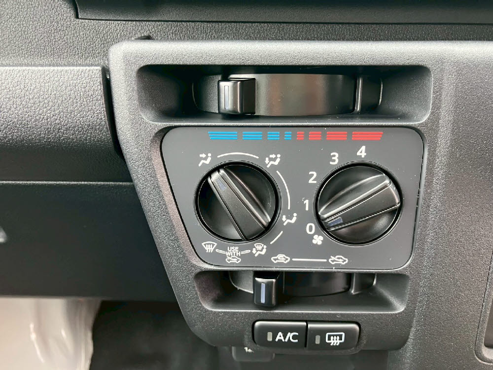 ダイハツ　ハイゼットカーゴ　デラックス ラジオ付14枚目