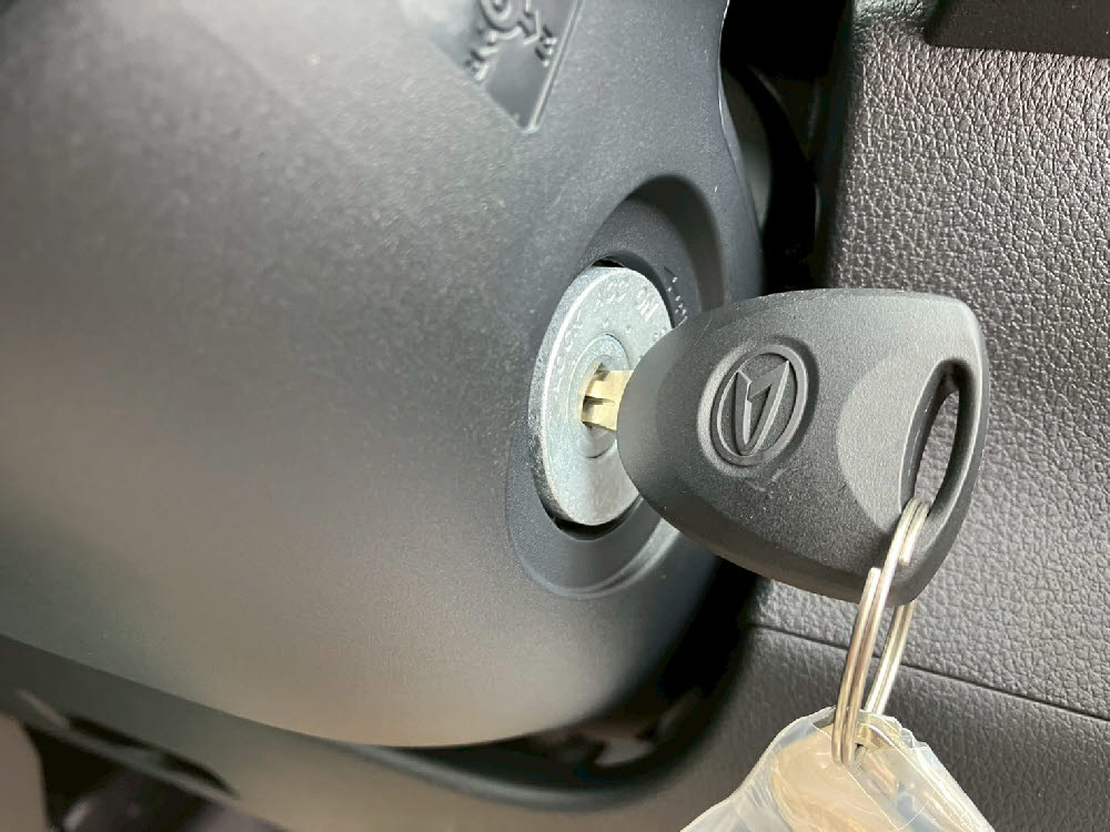 ダイハツ　ハイゼットカーゴ　デラックス ラジオ付17枚目