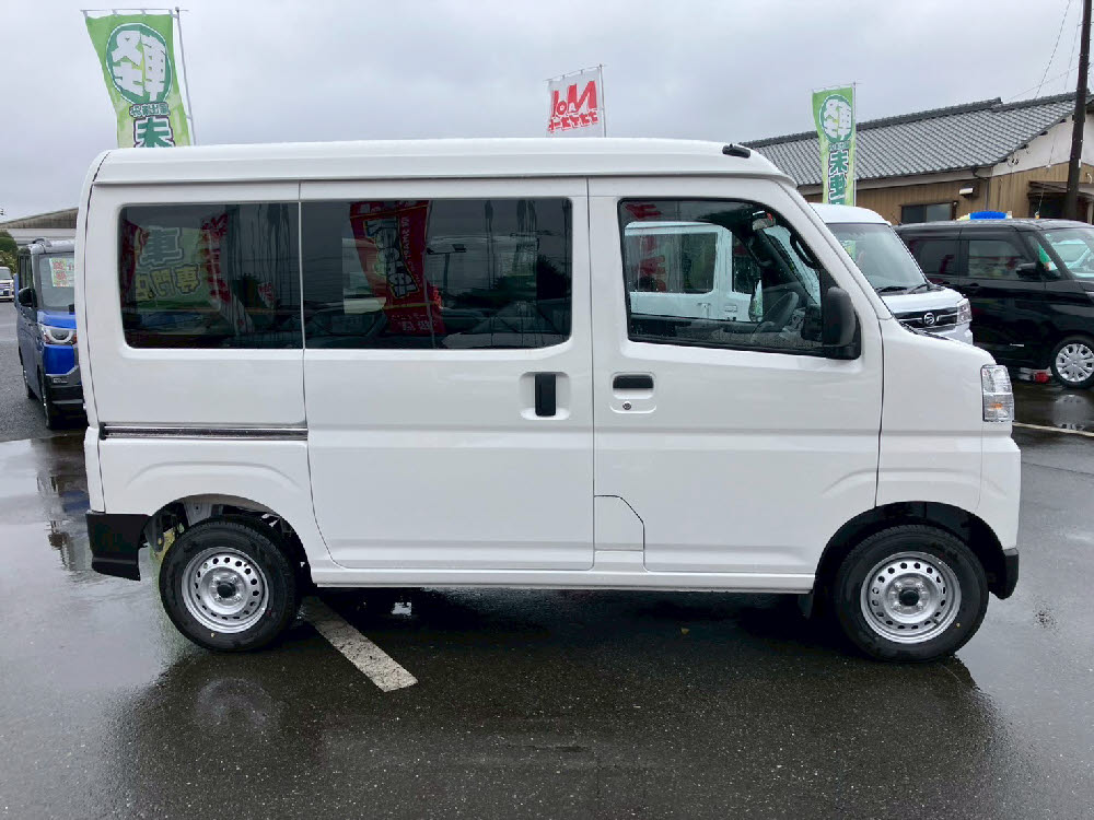 ダイハツ　ハイゼットカーゴ　デラックス ラジオ付3枚目