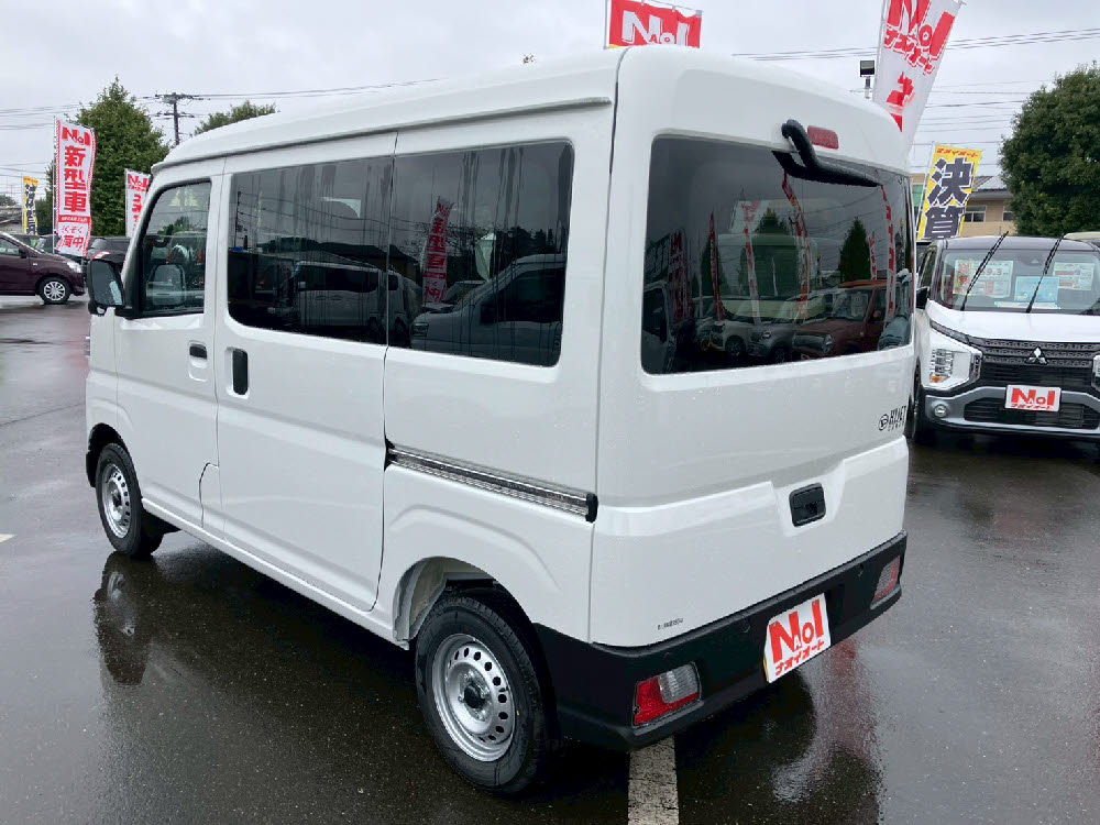 ダイハツ　ハイゼットカーゴ　デラックス ラジオ付6枚目