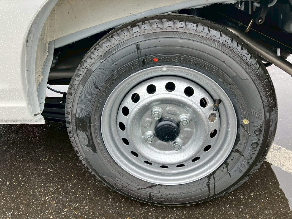 ダイハツ　ハイゼットカーゴ　デラックス ラジオ付8枚目