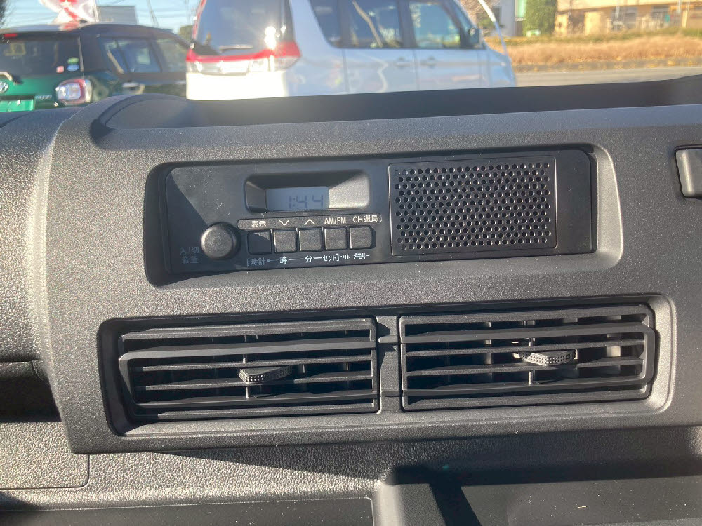 ダイハツ　ハイゼットトラック スタンダート 5MT 4WD ラジオ13枚目