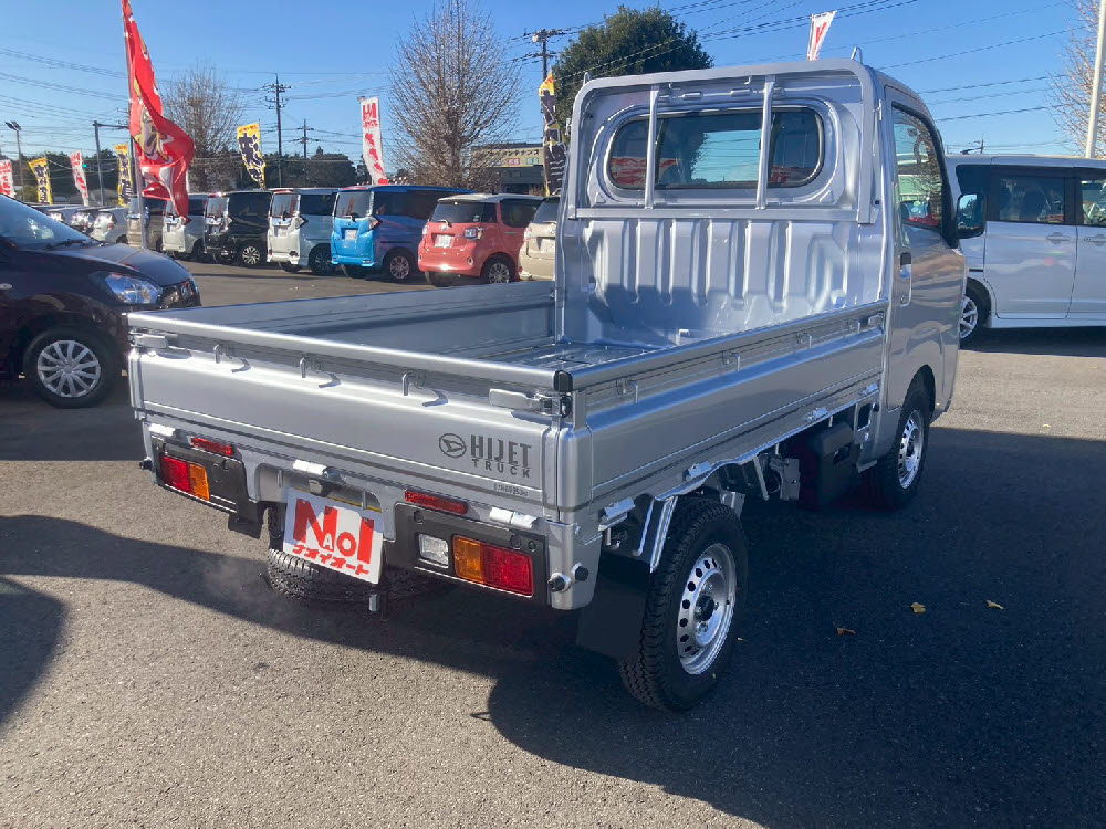 ダイハツ　ハイゼットトラック スタンダート 5MT 4WD ラジオ4枚目