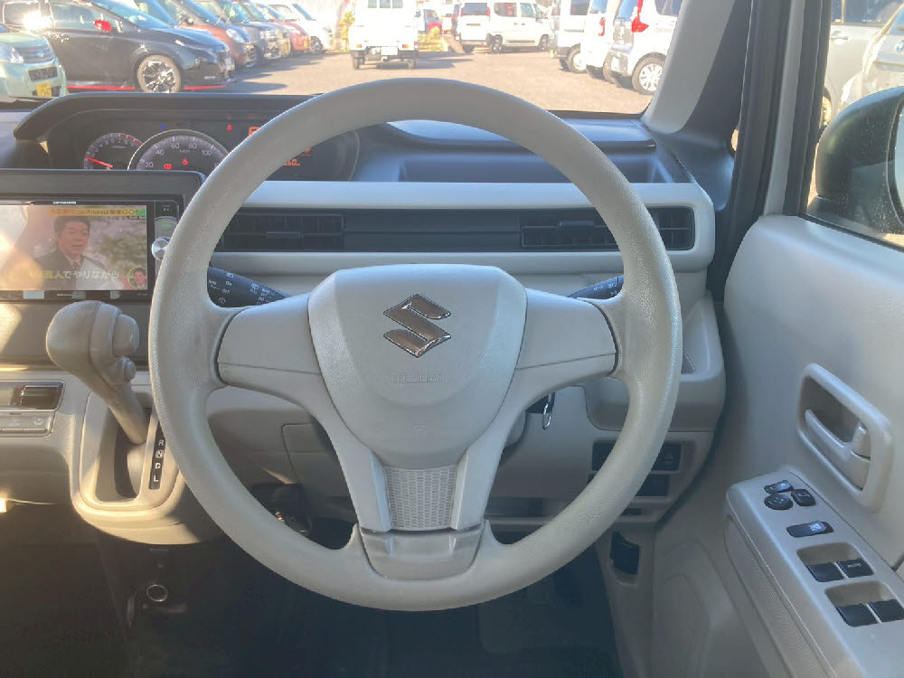 スズキ　ワゴンＲ HYBRID FX11枚目