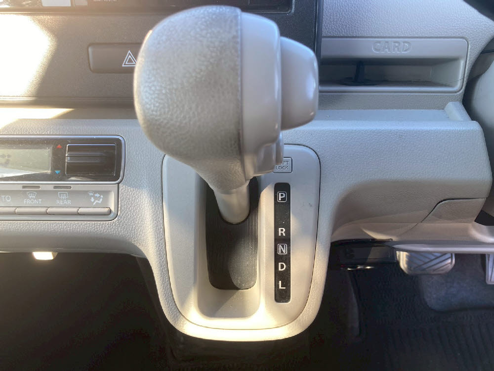 スズキ　ワゴンＲ HYBRID FX16枚目