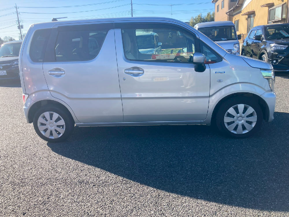 スズキ　ワゴンＲ HYBRID FX3枚目