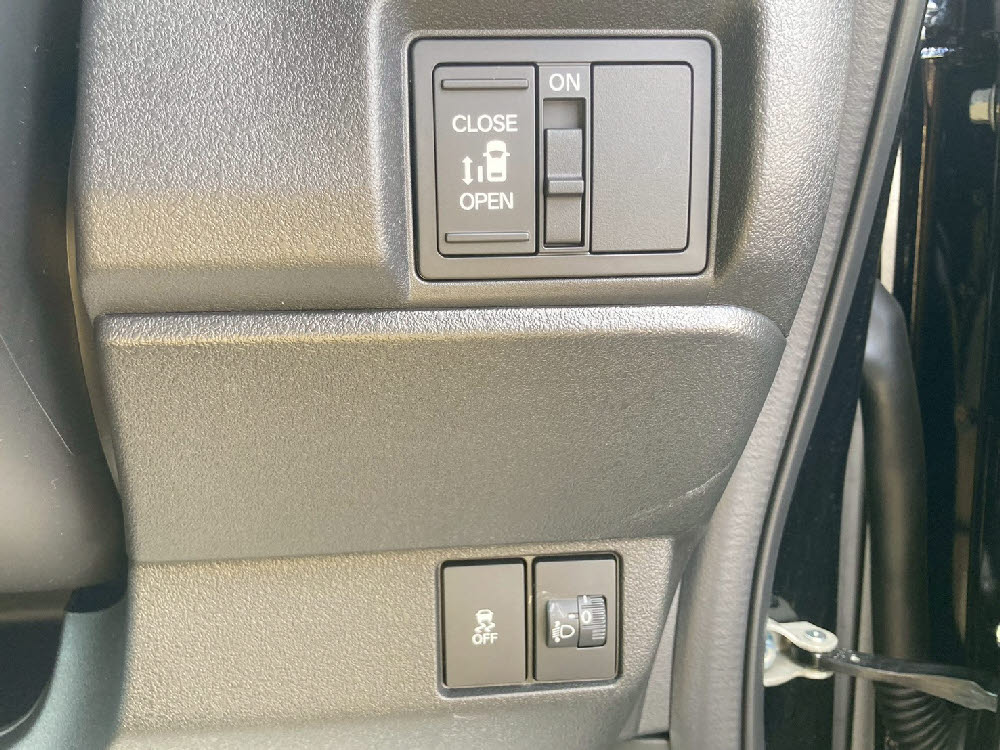 ホンダ　Ｎ ＢＯＸカスタム 8インチナビ18枚目