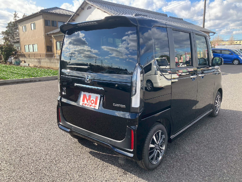 ホンダ　Ｎ ＢＯＸカスタム 8インチナビ4枚目