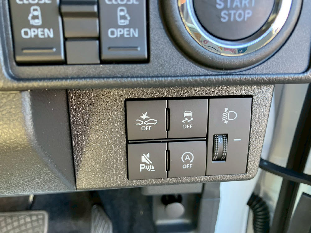 ダイハツ　ムーヴキャンバス ストライプスX UGP ODレス17枚目