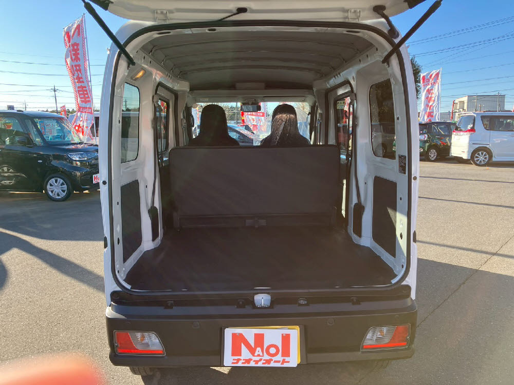 ダイハツ　ハイゼットカーゴ デラックス CVT ラジオ付9枚目