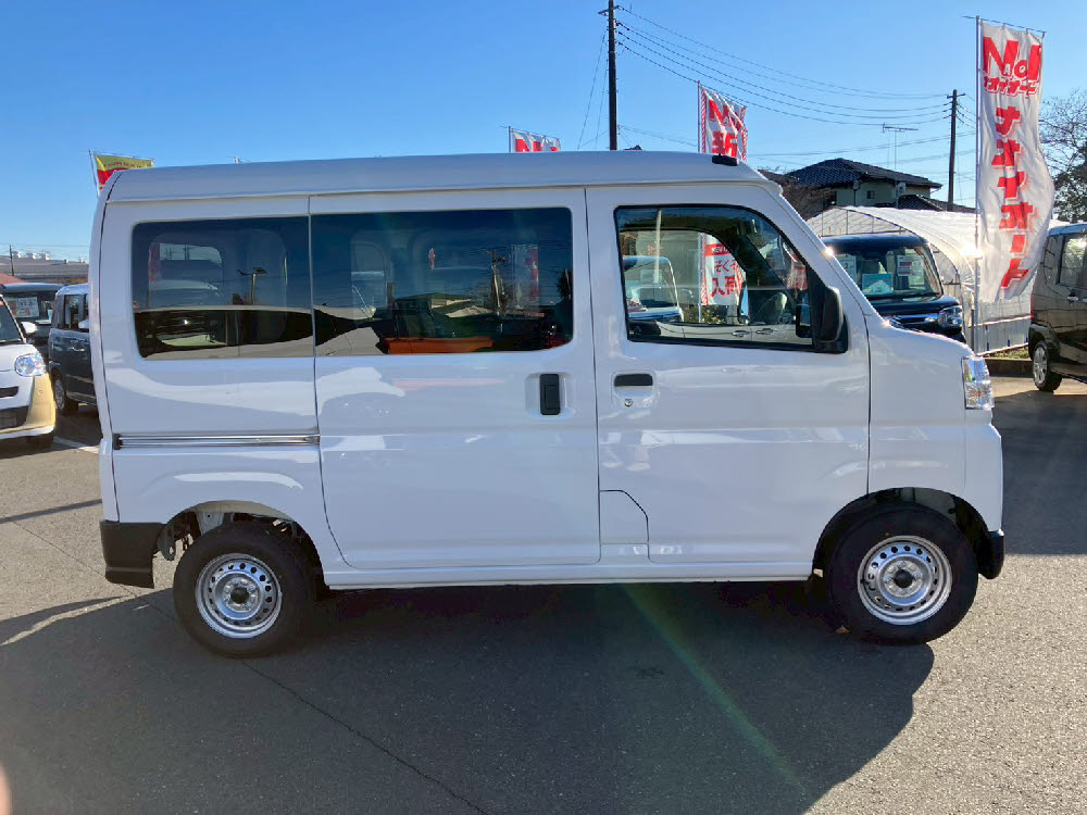 ダイハツ　ハイゼットカーゴ デラックス CVT ラジオ付3枚目