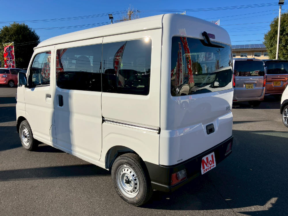 ダイハツ　ハイゼットカーゴ デラックス CVT ラジオ付6枚目