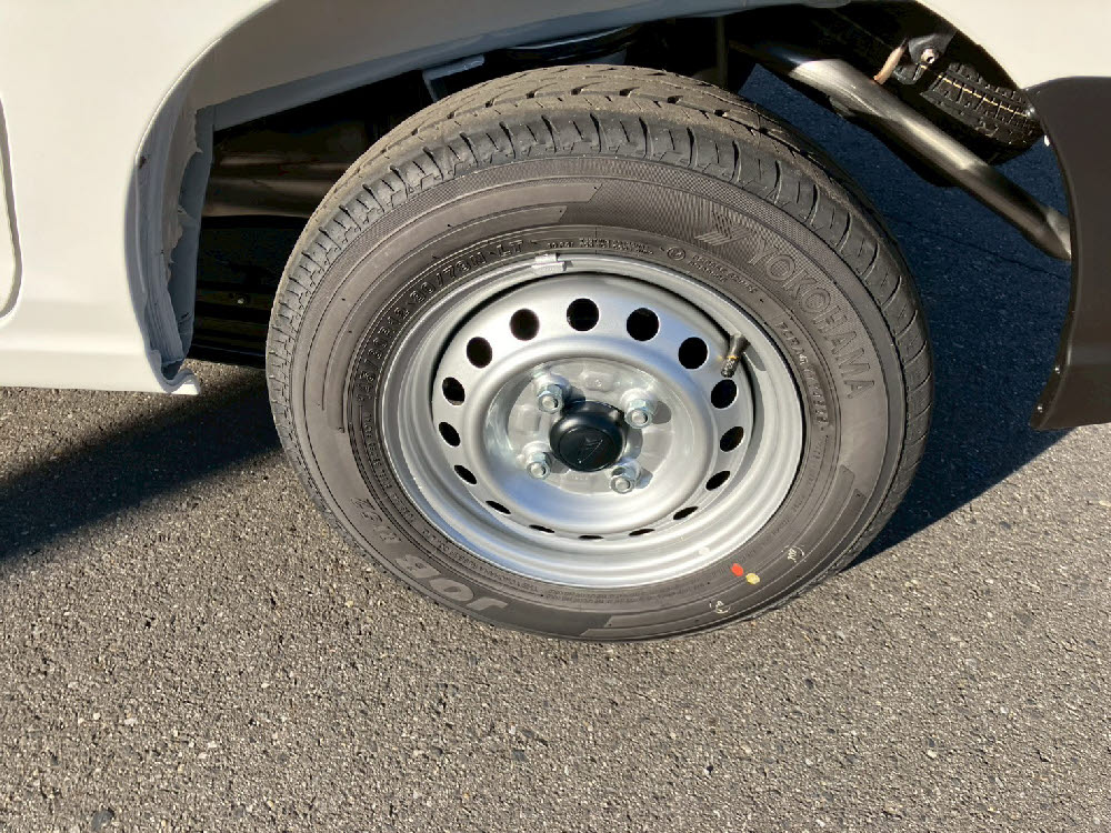 ダイハツ　ハイゼットカーゴ デラックス CVT ラジオ付8枚目