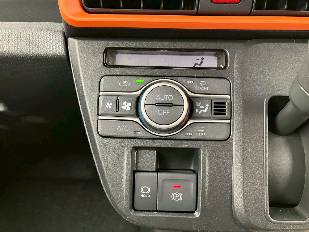 ダイハツ　タントファンクロス 9インチDO15枚目