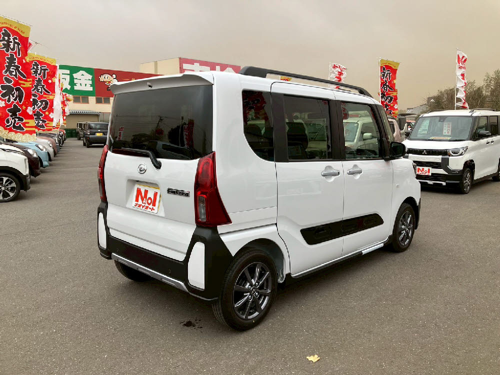 ダイハツ　タントファンクロス 9インチDO4枚目