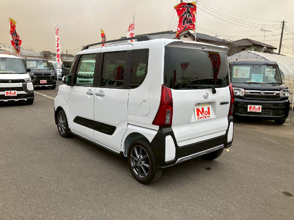 ダイハツ　タントファンクロス 9インチDO6枚目