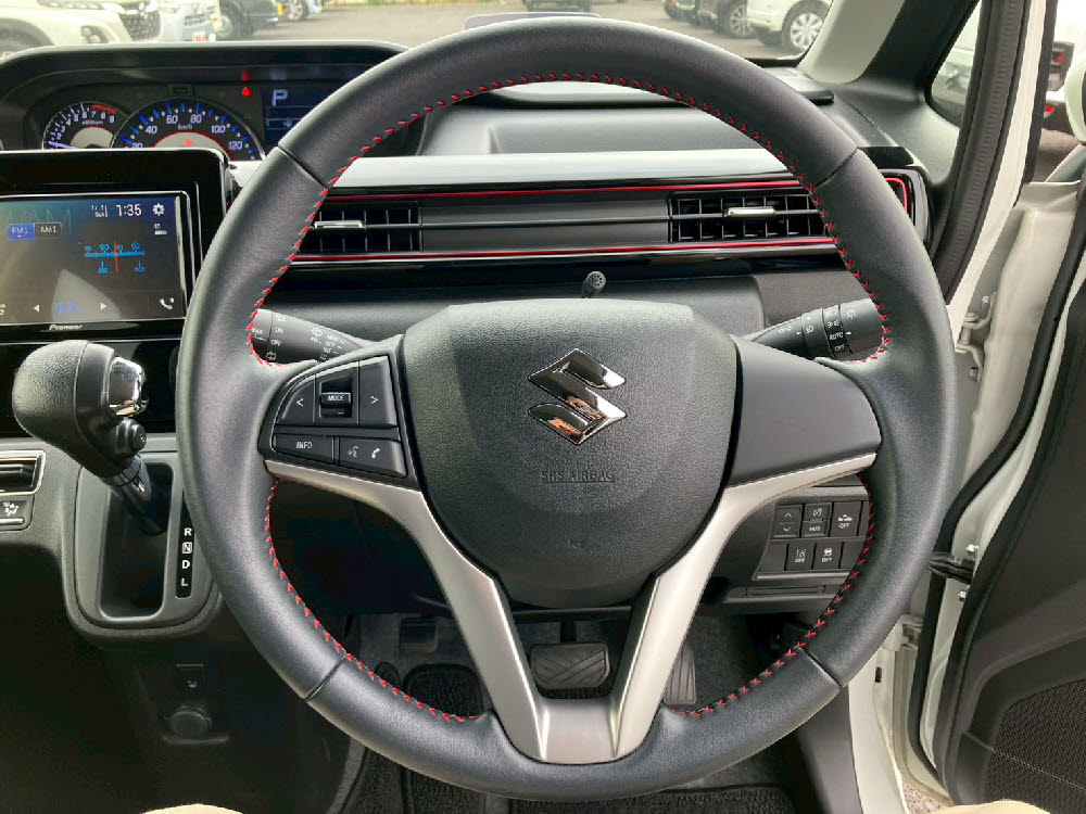 スズキ　ワゴンＲスティングレー HYBRID X11枚目