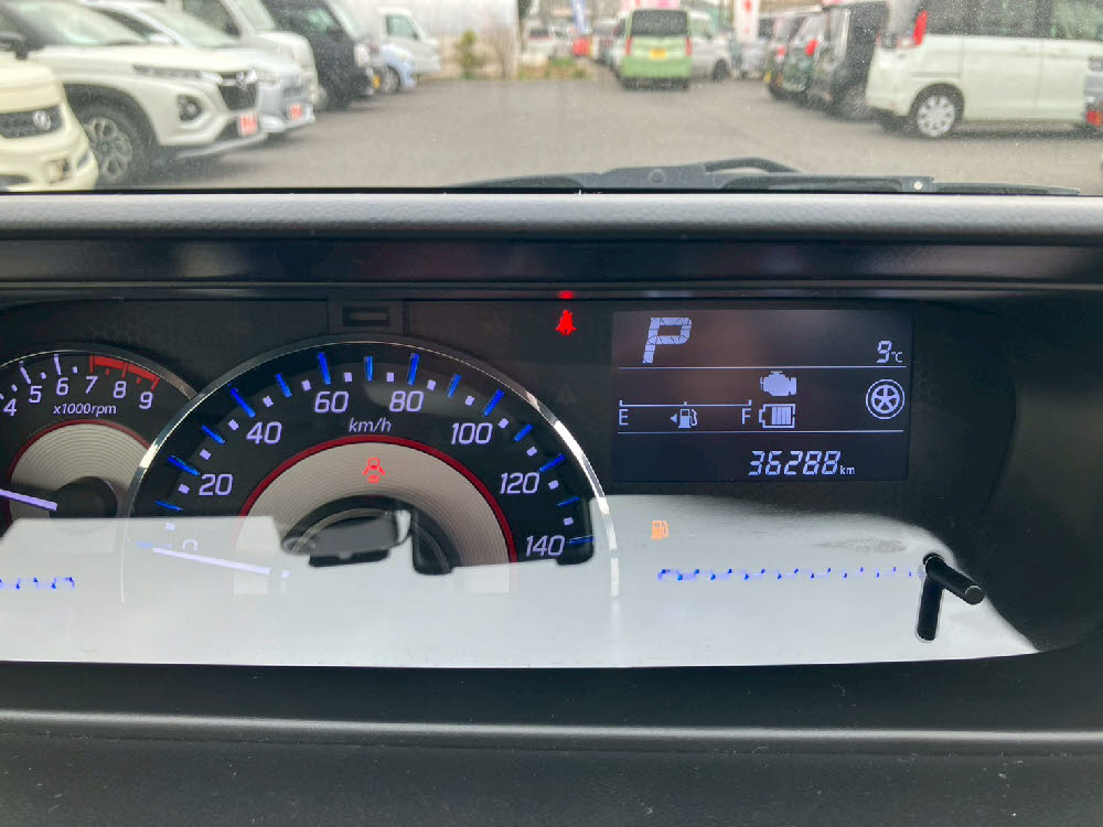 スズキ　ワゴンＲスティングレー HYBRID X12枚目