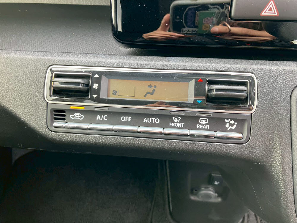 スズキ　ワゴンＲスティングレー HYBRID X15枚目