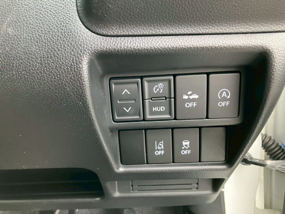 スズキ　ワゴンＲスティングレー HYBRID X17枚目