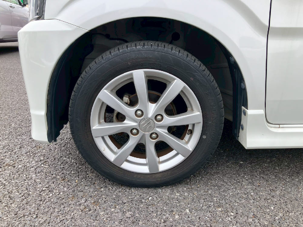 スズキ　ワゴンＲスティングレー HYBRID X8枚目