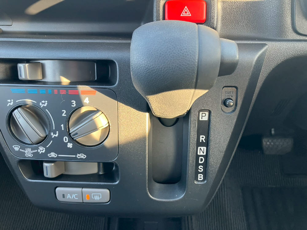 トヨタ　ピクシス エポック　L-SAⅢ13枚目