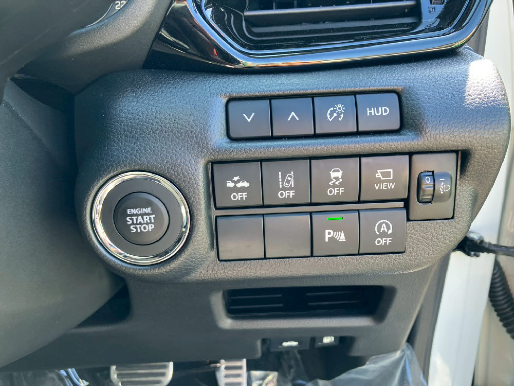 スズキ　フロンクス ベースグレード18枚目