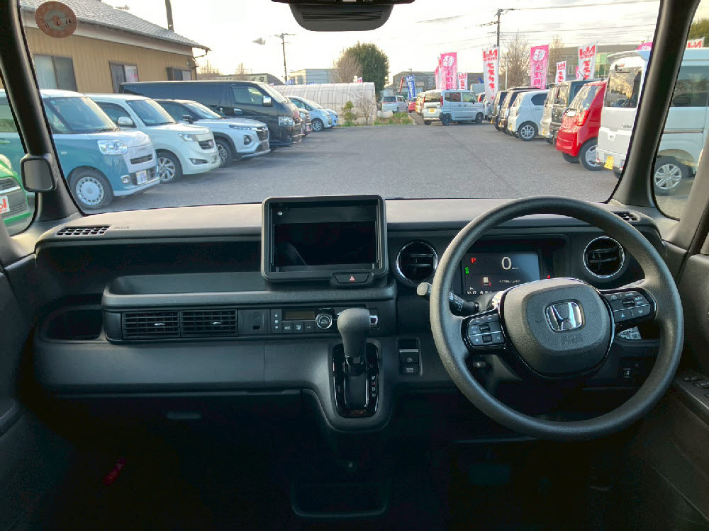 ホンダ　Ｎ ＢＯＸ　カスタム　11枚目