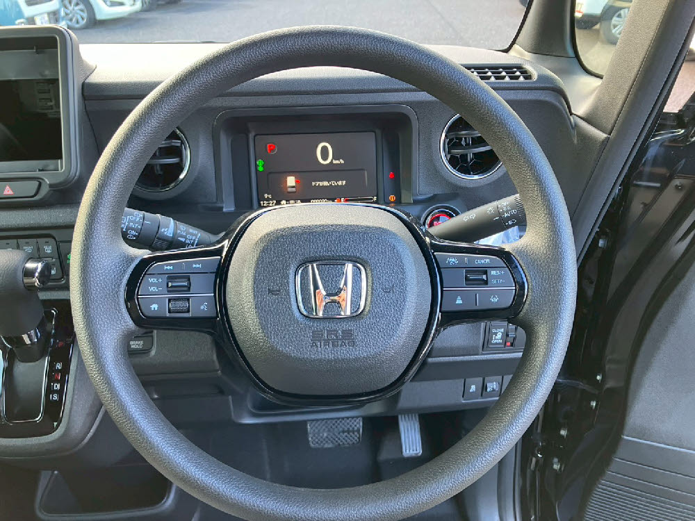 ホンダ　Ｎ ＢＯＸ　カスタム　12枚目