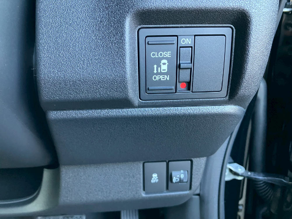 ホンダ　Ｎ ＢＯＸ　カスタム　16枚目